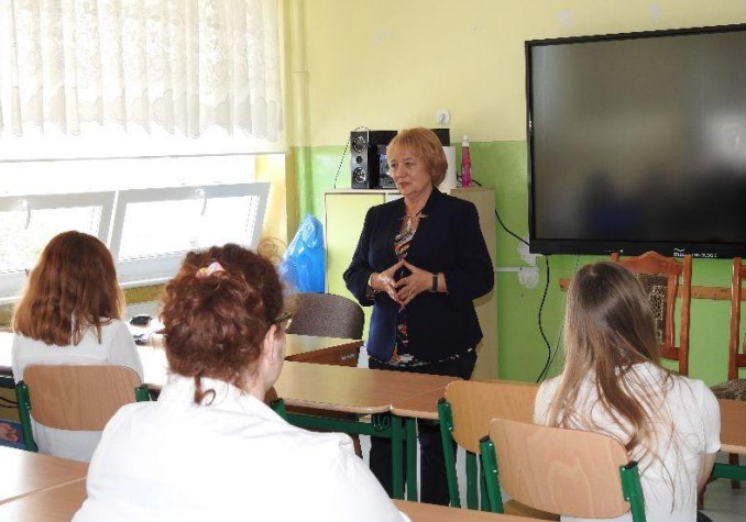 Spotkanie ósmoklasistów z panią Elżbietą Grot