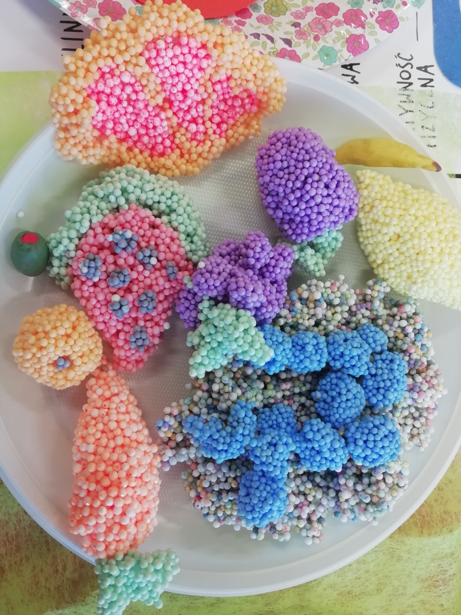 Grafika: DOBRZE JEMY ZE SZKOŁĄ NA WIDELCU