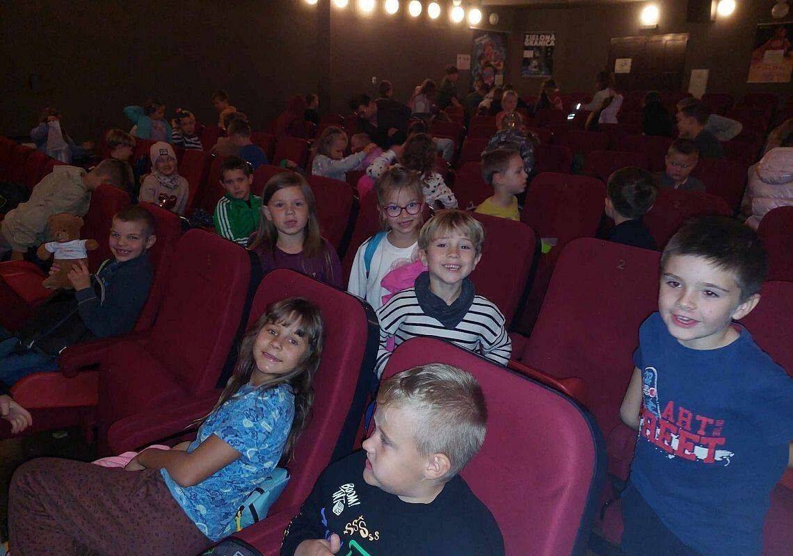 Grafika 1: Wycieczka do kina