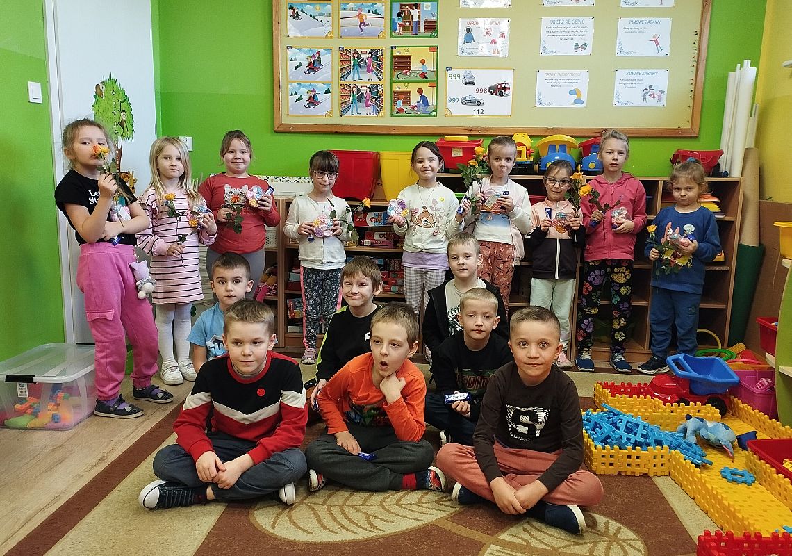 Grafika 1: Dzień Kobiet