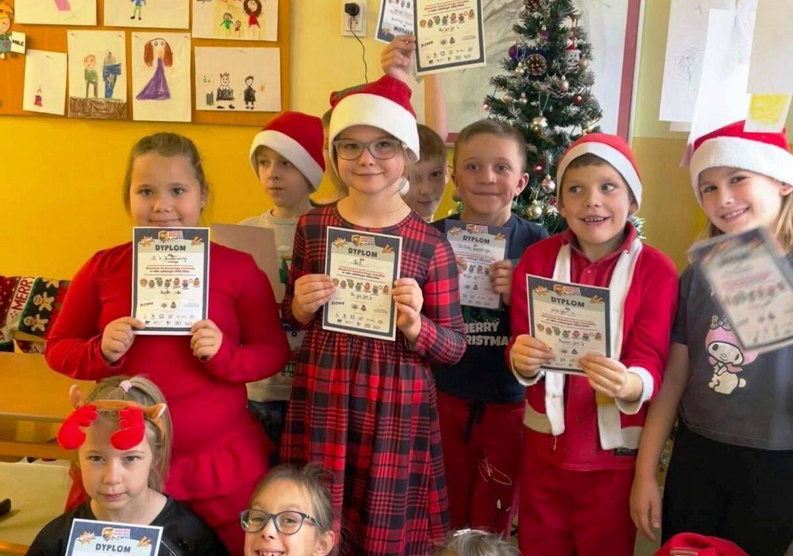 Grafika 1: Klasa 1b ukończyła program „Akademia Bezpiecznego Puchatka”!