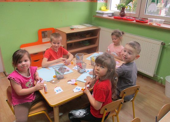 Średniaki pry pracy