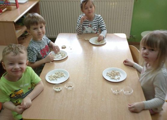 Maluchy i Średniaki przy pracy