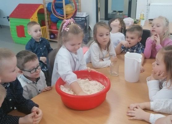 Grafika 6: WESOŁE LABORATORIA