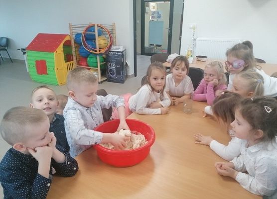 Grafika 7: WESOŁE LABORATORIA