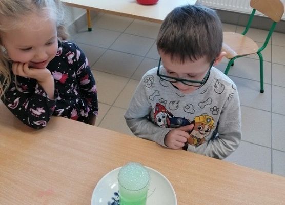 Grafika 22: WESOŁE LABORATORIA