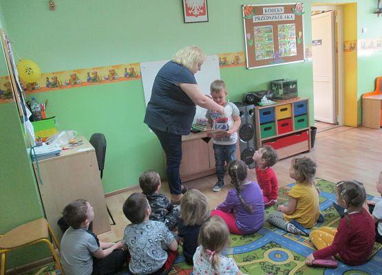 Dominik i pochwała za prezentację