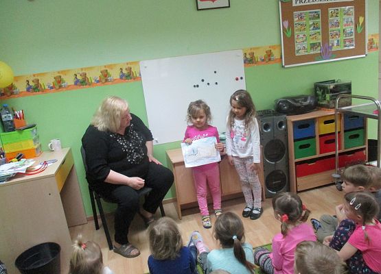 Małgosia prezentuje swoją pracę