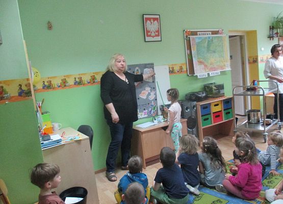 Pola demonstruje swoją prezentację