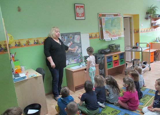 Pola demonstruje swoją prezentację