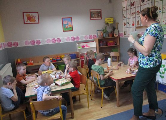 Grafika 11: Zajęcia w przedszkolu SKĄD SIĘ BIORĄ PRODUKTY EKOLOGICZNE