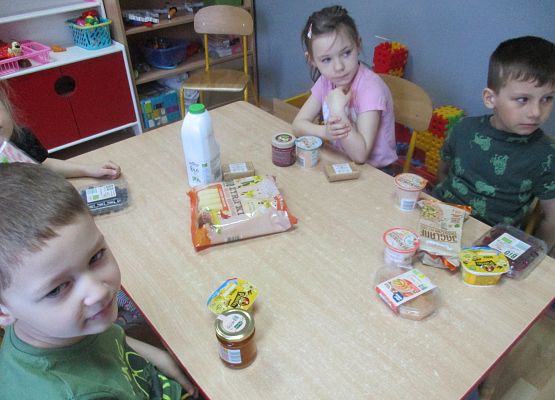 Grafika 12: Zajęcia w przedszkolu SKĄD SIĘ BIORĄ PRODUKTY EKOLOGICZNE