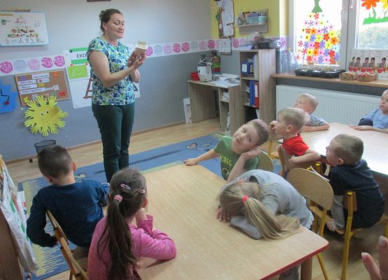 Grafika 17: Zajęcia w przedszkolu SKĄD SIĘ BIORĄ PRODUKTY EKOLOGICZNE