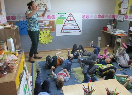 Grafika 43: Zajęcia w przedszkolu SKĄD SIĘ BIORĄ PRODUKTY EKOLOGICZNE