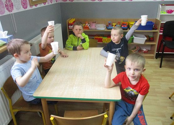 Grafika 52: Zajęcia w przedszkolu SKĄD SIĘ BIORĄ PRODUKTY EKOLOGICZNE