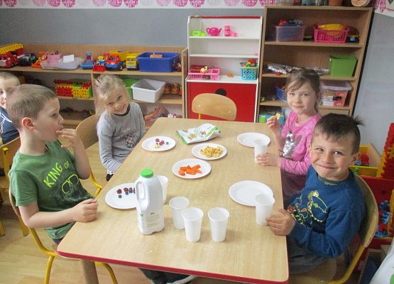 Grafika 58: Zajęcia w przedszkolu SKĄD SIĘ BIORĄ PRODUKTY EKOLOGICZNE