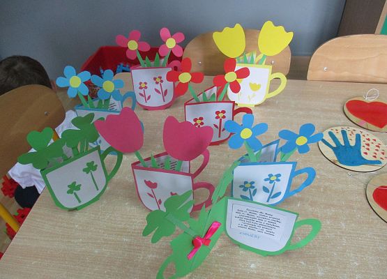 Laurki dla Mamy - praca starszej grupy