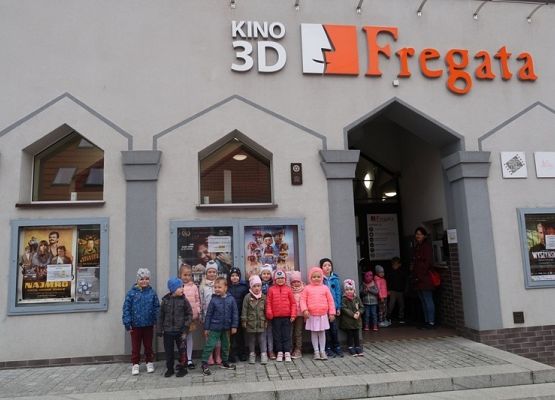 Grafika 6: Wycieczka do kina