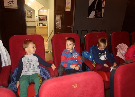 Grafika 2: Wycieczka do kina