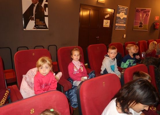 Grafika 3: Wycieczka do kina