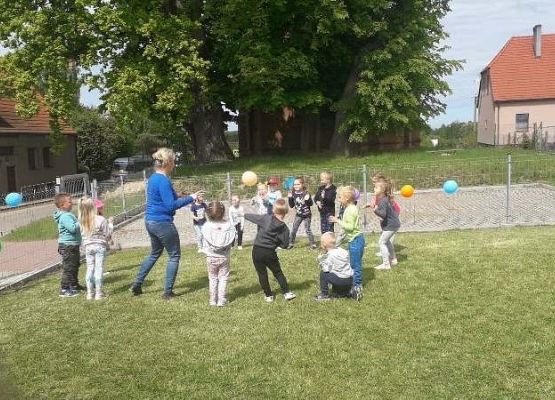 Grafika 4: DZIEŃ DZIECKA