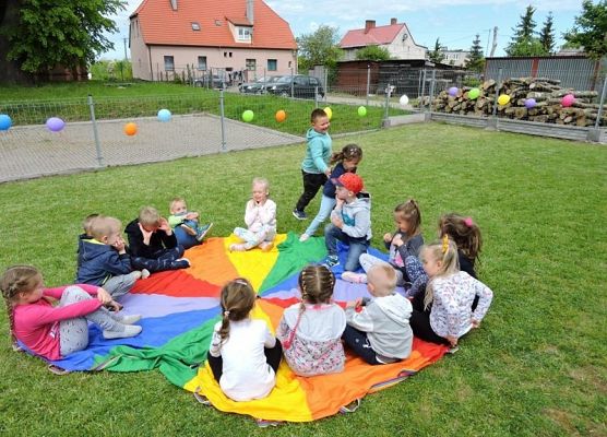 Grafika 16: DZIEŃ DZIECKA