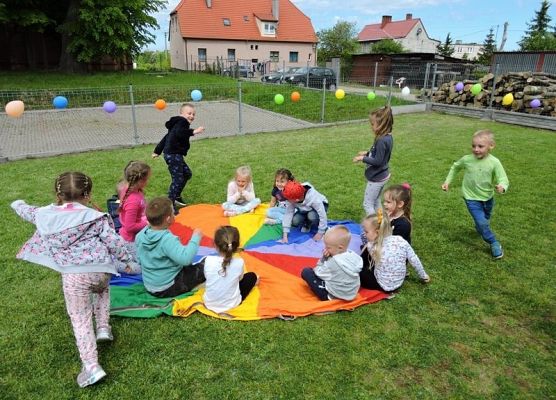 Grafika 17: DZIEŃ DZIECKA