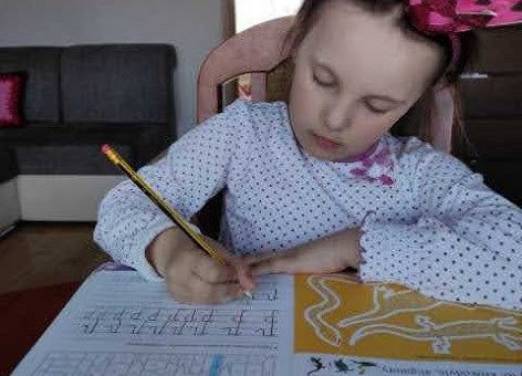 Grafika 2: NAUCZANIE ZDALNE - WTOREK 13.04.2021