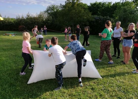 Grafika 48: Grillowe spotkanie uczniów klasy III wraz z Rodzicami