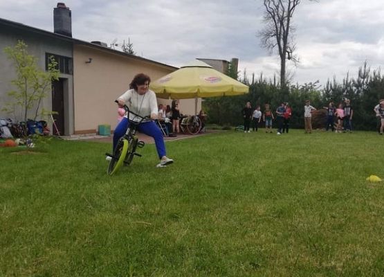 Grafika 9: Grillowe spotkanie uczniów klasy III wraz z Rodzicami