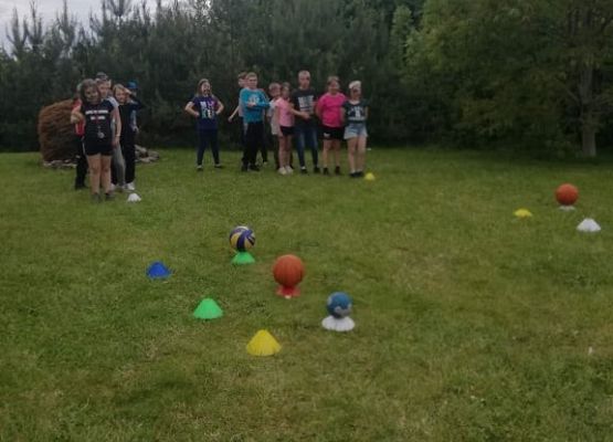 Grafika 25: Grillowe spotkanie uczniów klasy III wraz z Rodzicami