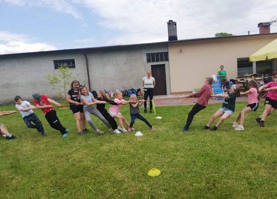 Grafika 26: Grillowe spotkanie uczniów klasy III wraz z Rodzicami