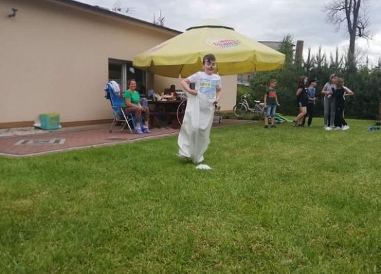 Grafika 13: Grillowe spotkanie uczniów klasy III wraz z Rodzicami