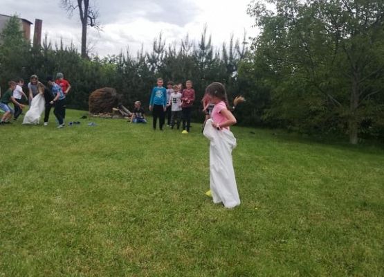 Grafika 15: Grillowe spotkanie uczniów klasy III wraz z Rodzicami