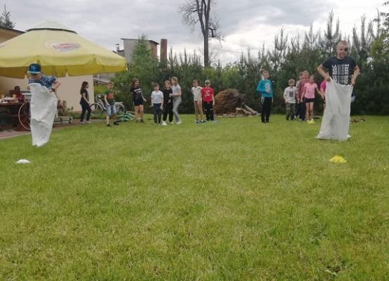 Grafika 16: Grillowe spotkanie uczniów klasy III wraz z Rodzicami