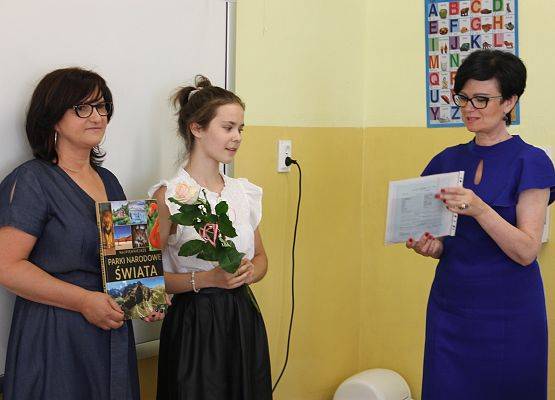 Wręczanie świadectw w klasie siódmej b