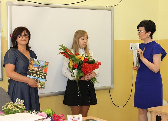 Wręczanie świadectw w klasie siódmej b