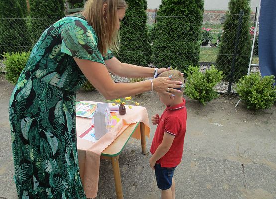 Uroczyste wręczenie dyplomów i książek