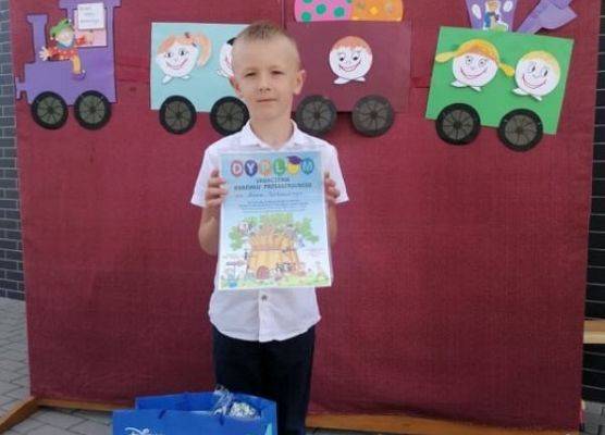 Grafika 3: Zakończenie  roku szkolnego