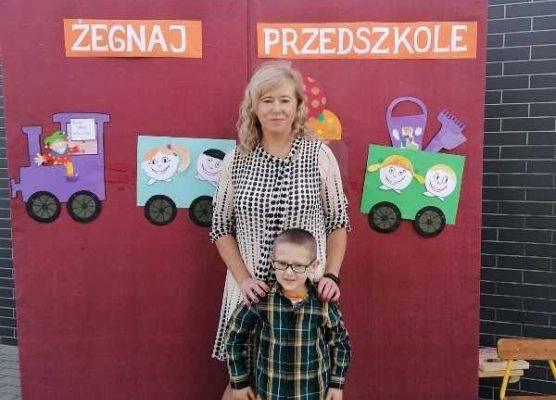 Grafika 4: Zakończenie  roku szkolnego