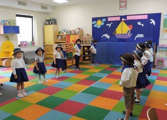 Grafika 24: Zakończenie  roku szkolnego