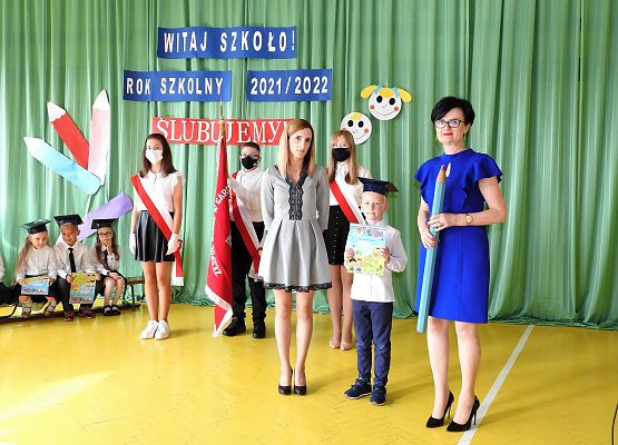 Pamiątkowe zdjęcie z uczniem klasy I