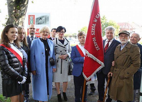 Wspólne zdęcie naszej delegacji z Sybirakami p. Burmistrzem