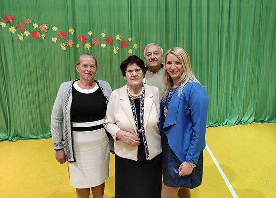 Autorka z uczestnikami spotkania