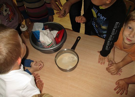 Grupa młodsza - pieczemy bułeczki