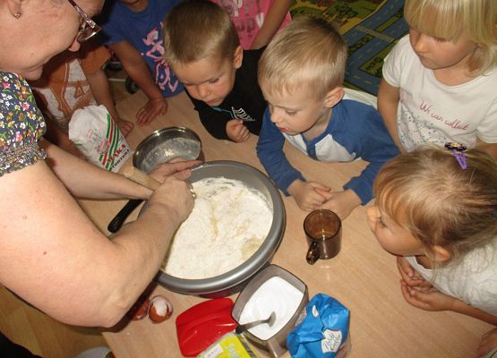 Grupa młodsza - pieczemy bułeczki