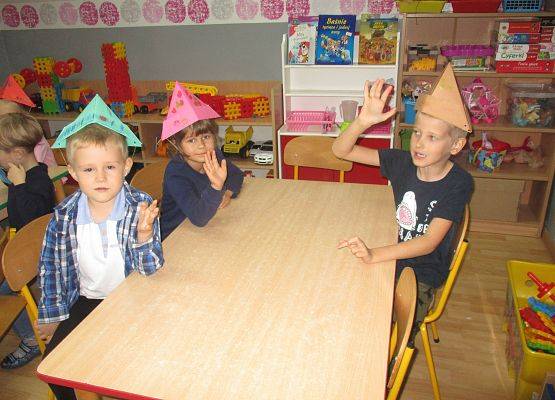 Czapki - prace starszaków