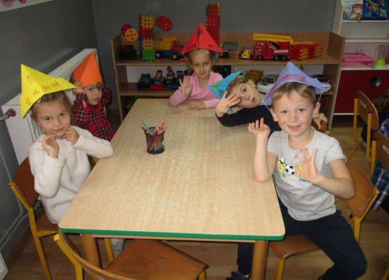 Czapki - prace starszaków