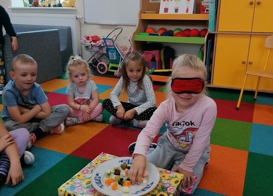 Grafika 16: Dary jesieni