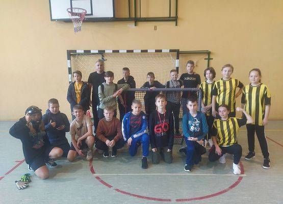 Igrzyska Dzieci - gminne zawody w unihokeja